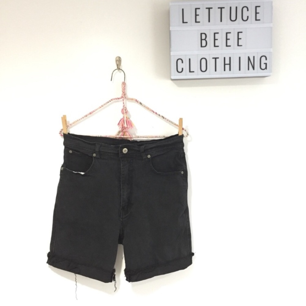 Vintage black high waist cutoff denim jean shorts - Picture 2 of 6